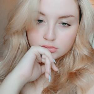 Meet your Posher, Caitlin